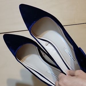 Zara Velvet Low Pumps / Size 6.5 (37)